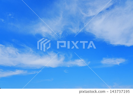 夏天的藍天白雲 143737195