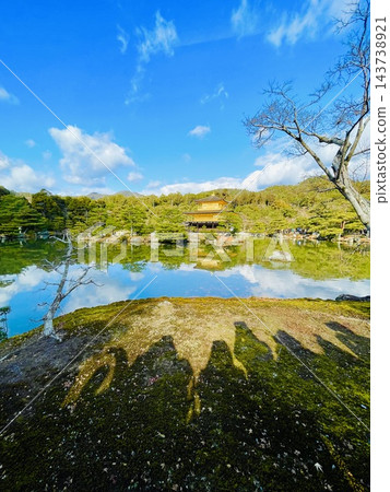 與池塘的風景 與池塘的風景 143738921