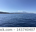 日本蔚藍的海與親兵頭山脈，新潟縣糸魚川市 143740407
