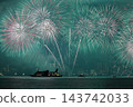 Magnificent fireworks light up the night sky (Lake Biwa Fireworks Festival, Otsu City, Shiga Prefecture) 143742033
