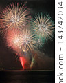 Magnificent fireworks light up the night sky (Lake Biwa Fireworks Festival, Otsu City, Shiga Prefecture) 143742034
