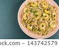 Spaghetti with shrimp in creamy sauce 143742579