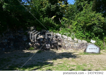 伊丹城(有岡城)的主城與石牆 伊丹城(有岡城)的主城與石牆 143745942