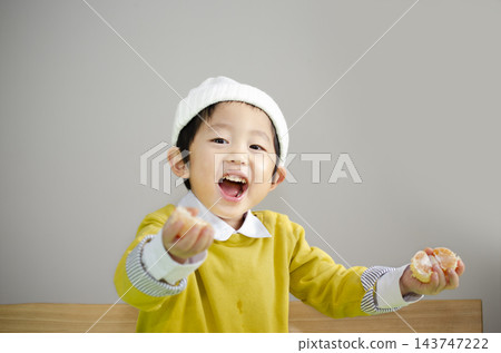 一個孩子 一個孩子 143747222