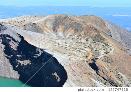 藏王禦間火山口湖景色。 143747316