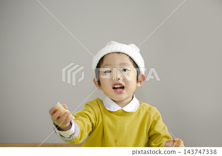 一個孩子 一個孩子 143747338
