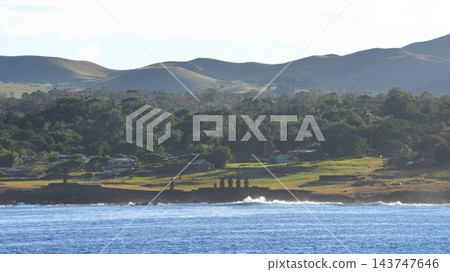 復活節島:南太平洋上一個神秘而孤立的島嶼。 復活節島:南太平洋上一個神秘而孤立的島嶼。 143747646