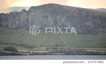 復活節島：南太平洋上一個神秘而孤立的島嶼。 143747860