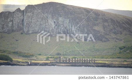 復活節島：南太平洋上一個神秘而孤立的島嶼。 143747861