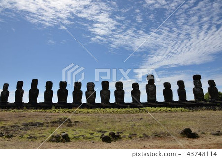 復活節島:南太平洋上一個神秘而孤立的島嶼。 復活節島:南太平洋上一個神秘而孤立的島嶼。 143748114