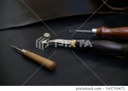 皮革工藝工具和皮革材料 皮革工藝工具和皮革材料 143750471