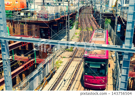 東京雜司谷:有軌電車和地下隧道建設,2026 年 7 月,d-3,強調冷暖色調。 東京雜司谷:有軌電車和地下隧道建設,2026 年 7 月,d-3,強調冷暖色調。 143756504