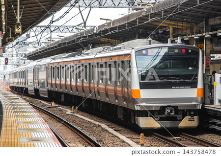 JR東E235系列山手線 JR東E235系列山手線 143758478