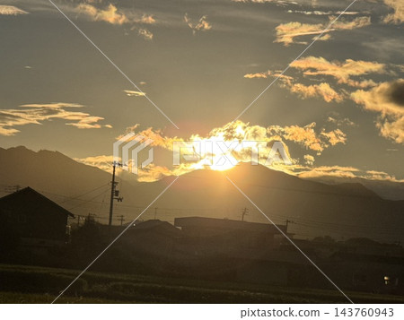 2029年9月14日，石槌山脈的日出 143760943