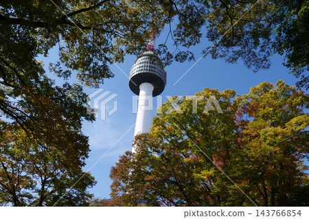 Famous N Seoul Tower landmark and urban skyline view from Namsan Mountain Famous N Seoul Tower landmark and urban skyline view from Namsan Mountain 143766854