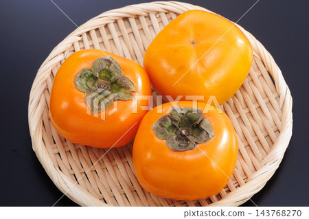 籃子裡的柿子 籃子裡的柿子 143768270