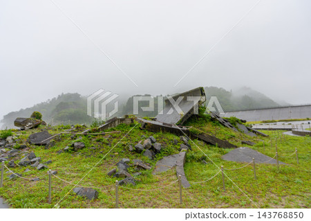 岩手縣田野畑村的災害遺跡:明戶海岸的海堤,在東日本大地震期間遭到海嘯破壞。 岩手縣田野畑村的災害遺跡:明戶海岸的海堤,在東日本大地震期間遭到海嘯破壞。 143768850