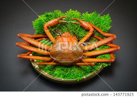 Red snow crabs are caught in the Sea of Japan from Shimane Prefecture to Hokkaido. Red snow crabs are caught in the Sea of Japan from Shimane Prefecture to Hokkaido. 143771925