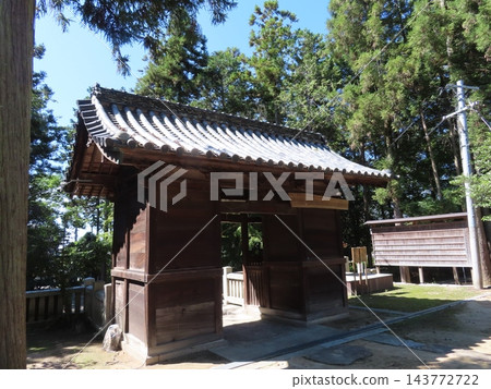 備前國大神社,據估計建於平安時代,是一座供奉著許多其他神社神明的神社,位於岡山縣岡山市中區祇園。 備前國大神社,據估計建於平安時代,是一座供奉著許多其他神社神明的神社,位於岡山縣岡山市中區祇園。 143772722