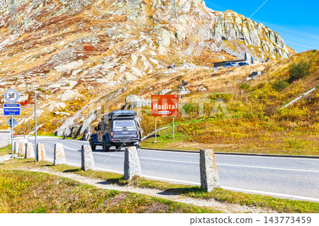 瑞士山路照片：秋季的格里姆瑟爾山口 143773459