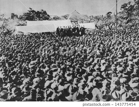 舊照片:1922 年 2 月 5 日,東京,在芝公園舉行全國集會,要求實施普選。 舊照片:1922 年 2 月 5 日,東京,在芝公園舉行全國集會,要求實施普選。 143775454