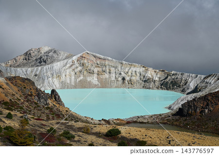 草津白根山:翠綠湯伽火山口 草津白根山:翠綠湯伽火山口 143776597