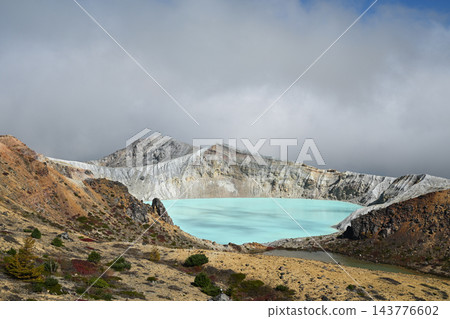 草津白根山:翠綠湯伽火山口 草津白根山:翠綠湯伽火山口 143776602