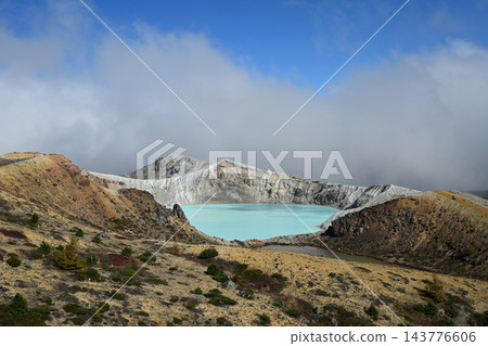 草津白根山:翠綠湯伽火山口 草津白根山:翠綠湯伽火山口 143776606