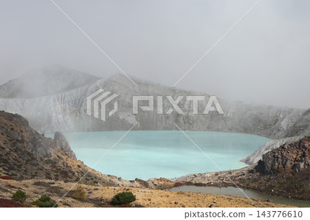 草津白根山:翠綠湯伽火山口 草津白根山:翠綠湯伽火山口 143776610