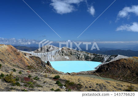 草津白根山:翠綠湯伽火山口 草津白根山:翠綠湯伽火山口 143776620