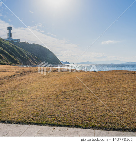 從小崎公園眺望伊勢灣海上交通中心和伊良子海域(比例尺 1:1 正方形)(愛知縣) 從小崎公園眺望伊勢灣海上交通中心和伊良子海域(比例尺 1:1 正方形)(愛知縣) 143778165