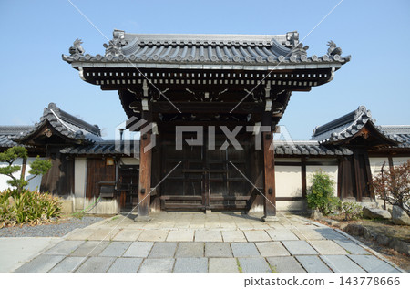 京都市山科區東野狐藪町北門本願寺山科分院 京都市山科區東野狐藪町北門本願寺山科分院 143778666