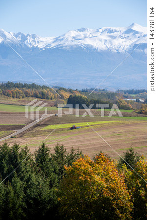 新英山的秋景 新英山的秋景 143781164