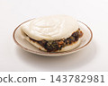 Taiwanese braised pork burger, gua bao (Chinese steamed bun) 143782981