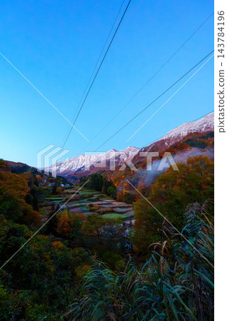 251104 秋山鄉的雪山鳥兜山和梯田(小赤澤) 251104 秋山鄉的雪山鳥兜山和梯田(小赤澤) 143784196