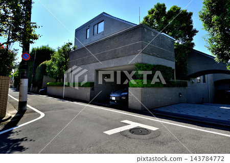 東京澀谷區西原：一個安靜、高級的住宅區，橫跨德川山。 143784772