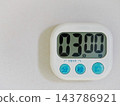 廚房定時器設定為3分鐘 143786921