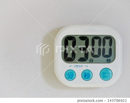 廚房定時器設定為3分鐘 143786921