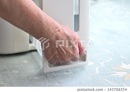 除濕機 除濕機手柄，用於清空水箱中的積水 143788354
