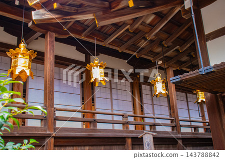 上賀茂神社供奉的神明賀茂分雷大神可祝福:免於邪惡、免於不幸、免於痛苦、帶來好運、保證勝利。 上賀茂神社供奉的神明賀茂分雷大神可祝福:免於邪惡、免於不幸、免於痛苦、帶來好運、保證勝利。 143788842