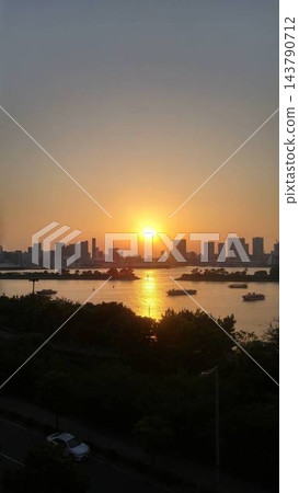 一條通往大海的光路 一條通往大海的光路 143790712