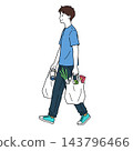 購物回家路上的男人 143796466