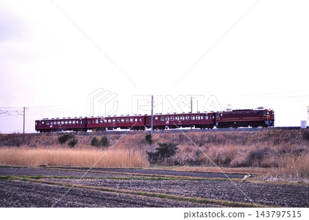 1995年:由ED75707牽引的50系列地方列車行駛在原東北本線上。 1995年:由ED75707牽引的50系列地方列車行駛在原東北本線上。 143797515