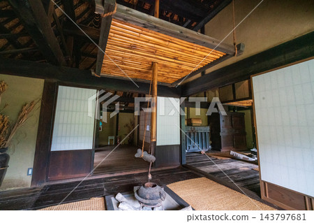 【傳統建築群重要保護區】落合,東祖屋山村:初夏景色,長岡宅邸7號,德島縣三好市 【傳統建築群重要保護區】落合,東祖屋山村:初夏景色,長岡宅邸7號,德島縣三好市 143797681