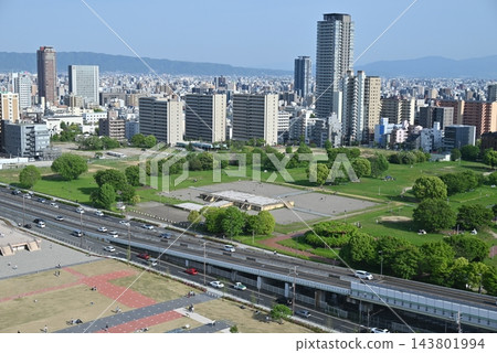 五月，從大阪歷史博物館可以看到浪速宮遺址。 143801994