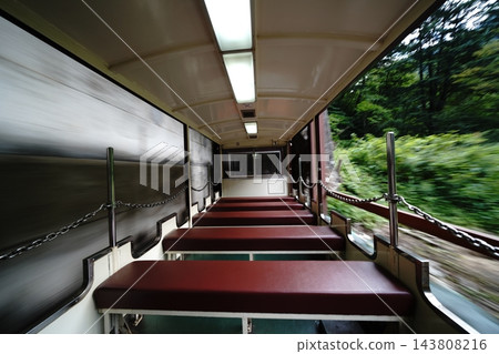 從黑部峽谷Torokko列車行駛中看到的景色 143808216
