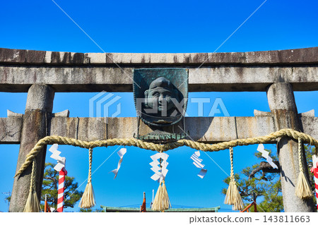 京都惠比壽神社:藍天下格外醒目的鳥居(京都府京都市東山區) 京都惠比壽神社:藍天下格外醒目的鳥居(京都府京都市東山區) 143811663