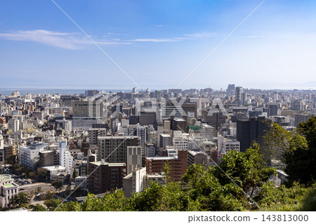 從鹿兒島市城山公園的觀景台上眺望鹿兒島市的景色。 從鹿兒島市城山公園的觀景台上眺望鹿兒島市的景色。 143813000