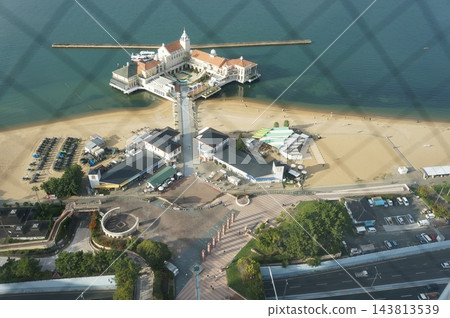 漂浮在博多灣的 Marizon 漂浮在博多灣的 Marizon 143813539