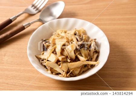 醃製蘑菇 醃製蘑菇 143814294